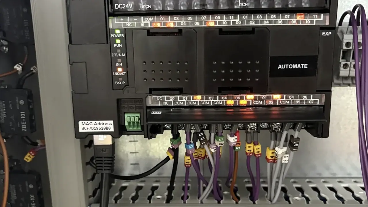 Automate programmable et câblage en armoire pendant un diagnostic